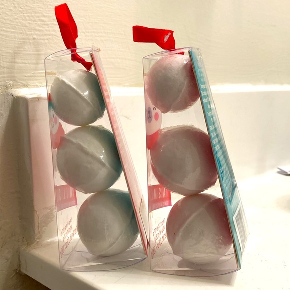NWT set of scented bath fizzer trio. Great stocking stuffers - Picture 5 of 9